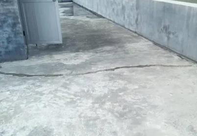 雁峰楼顶漏水维修公司分享下如何解决卫生间隐蔽部位漏水的问题?