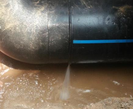 雁峰楼顶渗水维修公司为大家分享下雁峰卫生间漏水维修修补技术!